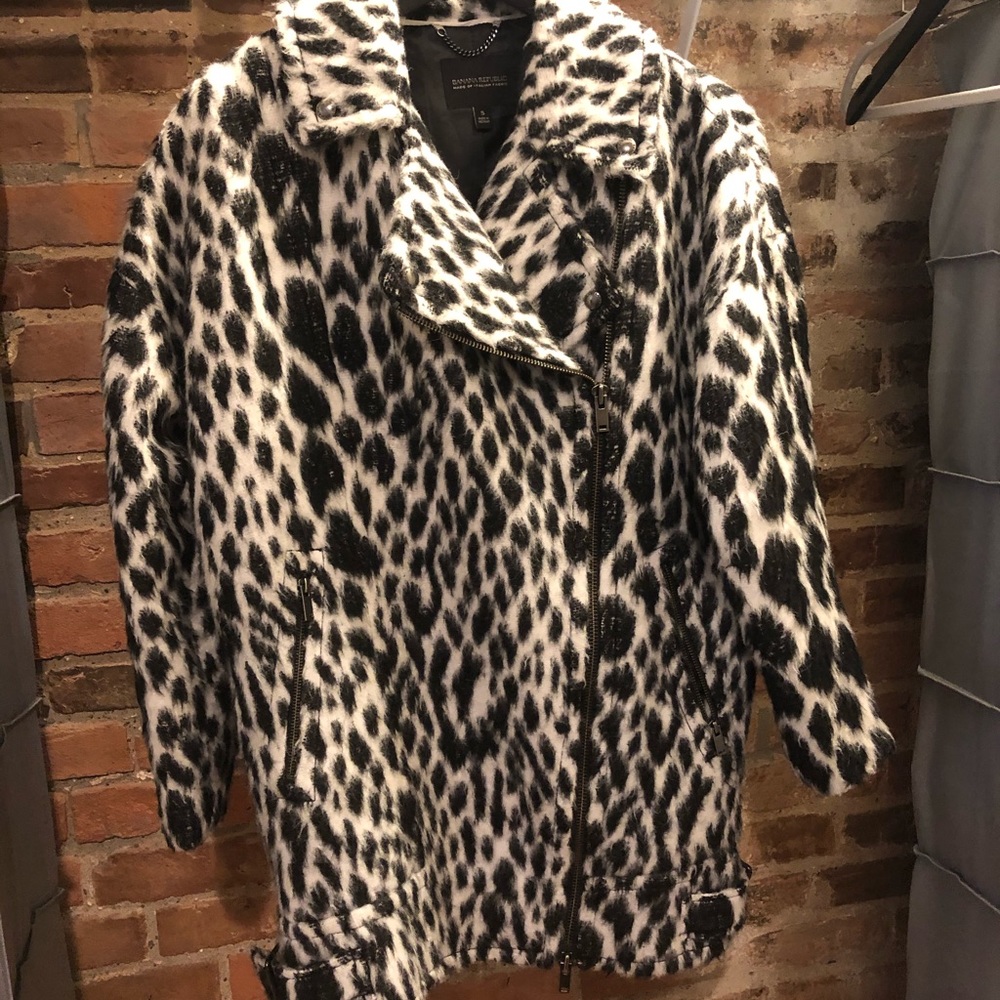 Banana Republic animal print women’s coat